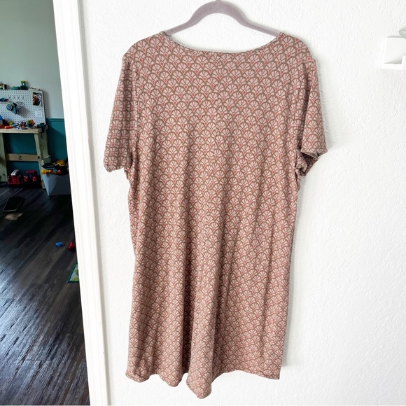 Duluth Trading Company Dress Women's XL To N Flow Jersey Knit Dress Beige Geo - Picture 5 of 6